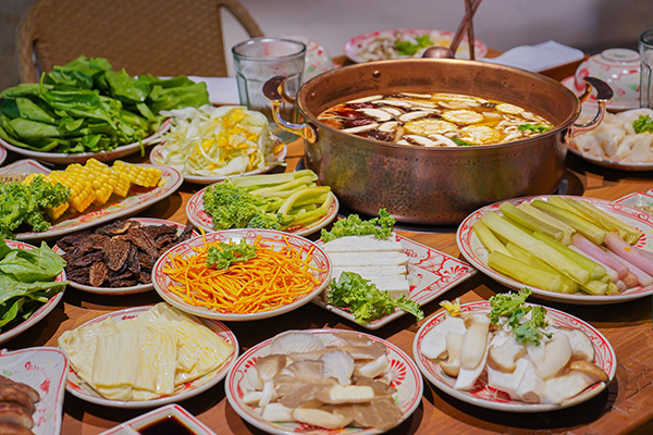 Lẩu nấm chay tại nhà hàng đậm chất Tây Bắc ngay bên trong Furama Resort Đà Nẵng