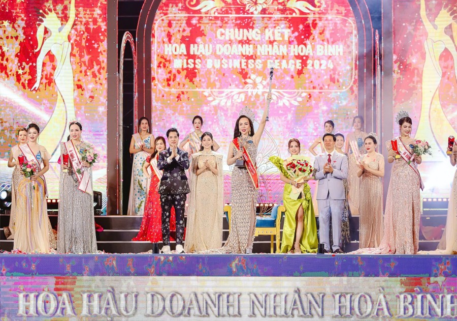 Mùa giải đầu tiên chứng kiến sự đăng quang của nữ doanh nhân Hoắc Thị Huyền, đến từ Bắc Giang.