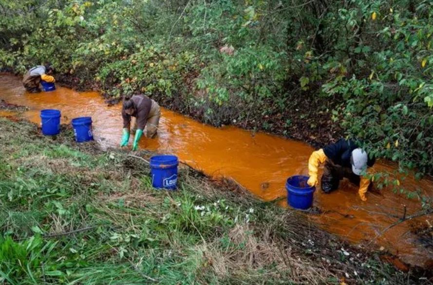 Phát hiện "mỏ vàng" 40 tấn ẩn trong hố nước thải