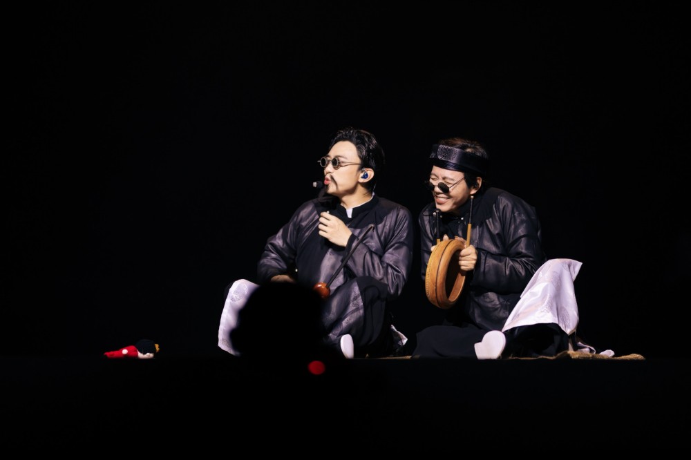 Soobin trình diễn cùng bố - NSND Huỳnh Tú