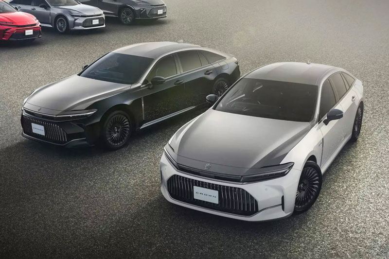 Toyota Crown phiên bản đặc biệt.