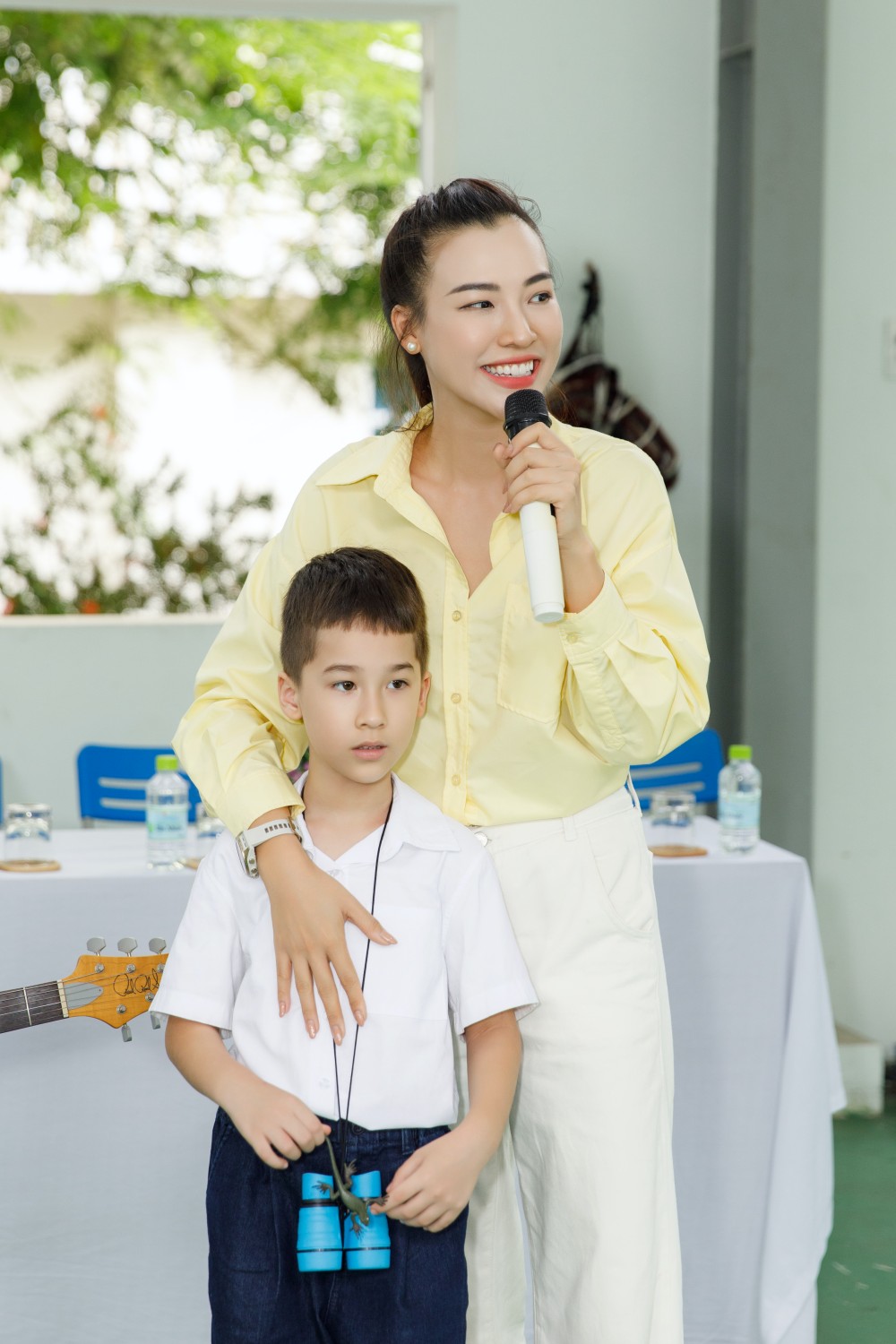 Hoàng Oanh và con trai