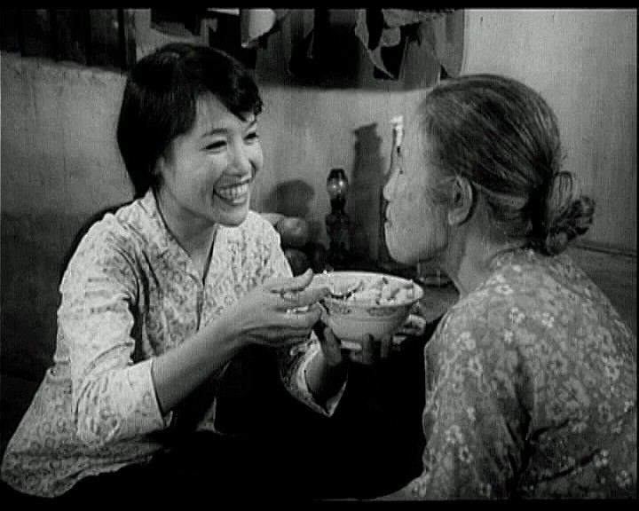 Diễn viên Tú Oanh giữ lại mái tóc để vào vai Lài