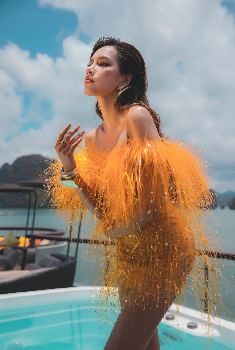 Hoa hậu Lê Hoàng Phương, Miss Grand Vietnam 2023, mới đây đã thực hiện bộ ảnh thời trang đặc biệt cho bộ sưu tập “Golden Heritage” của nhà thiết kế Lê Thanh Hòa.