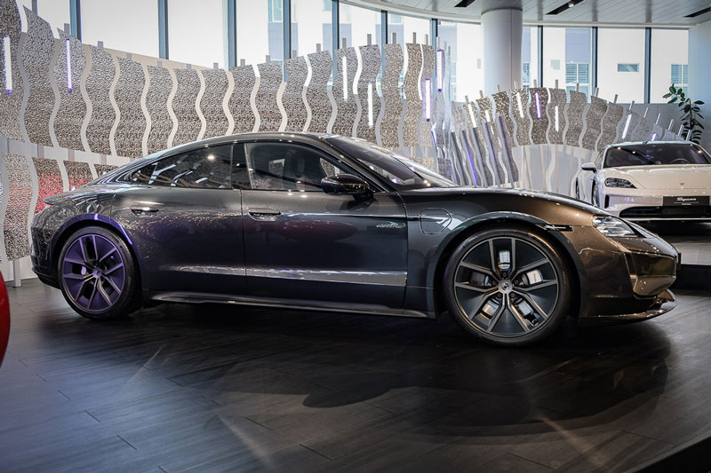 Porsche Taycan Turbo 2025.