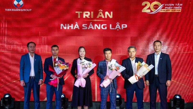 Tri ân Nhà sáng lập Vạn Xuân Group.