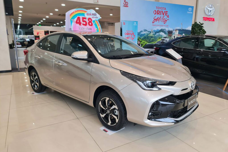 Giá lăn bánh Toyota Vios siêu rẻ đầu tháng 6/2025 khiến Hyundai Accent và Honda City dè chừng