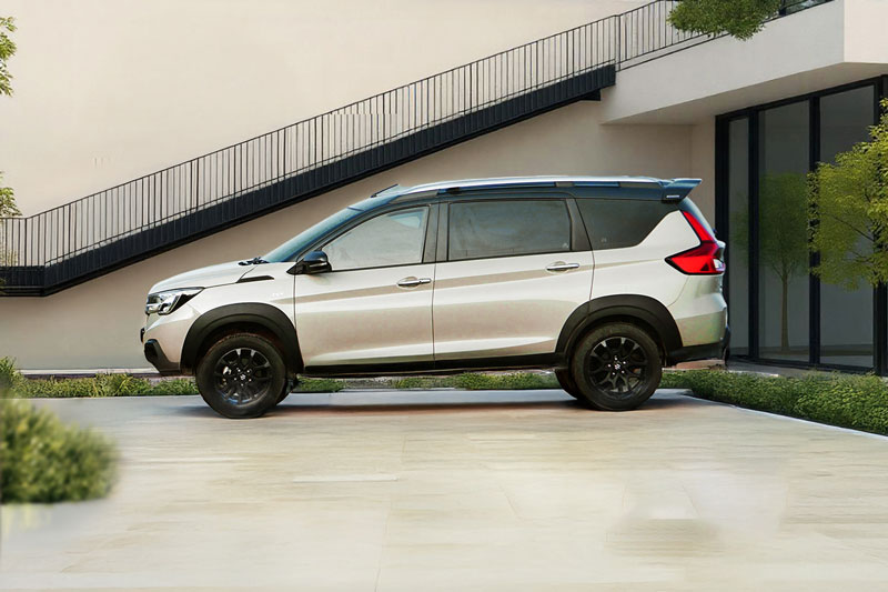 Đối thủ đáng gờm của Mitsubishi Xpander, Toyota Veloz Cross giảm giá 60 triệu đồng tại Việt Nam