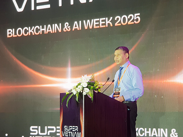 Phó Chủ tịch Thường trực UBND TP Đà Nẵng Hồ Kỳ Minh phát biểu tại hội nghị.