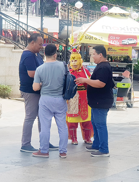 đến người lớn đều bị đối tượng này làm phiền.