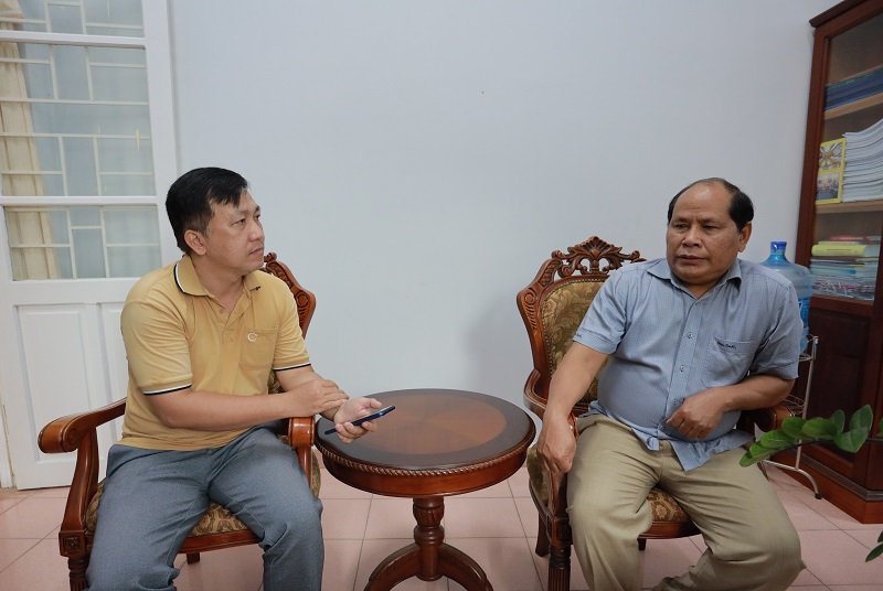 Phó Chủ tịch UBND huyện Đam Rông Liêng Hót Ha Hai với phóng viên Tạp chí Doanh nghiệp Việt Nam 