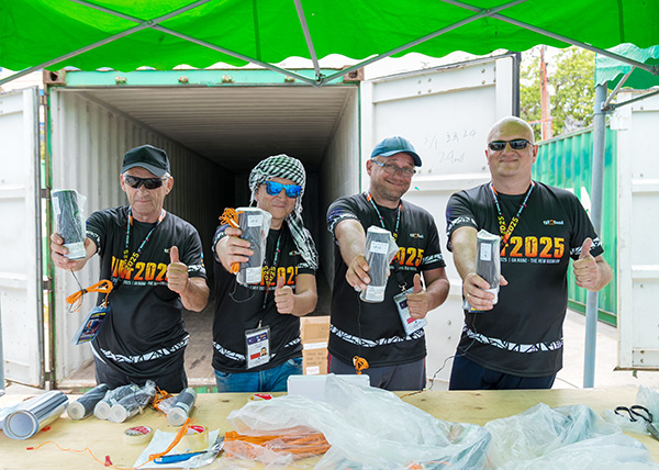 Đội Surex Firma Rodzinna (Ba Lan), là một trong những tên tuổi hàng đầu của ngành pháo hoa châu Âu.