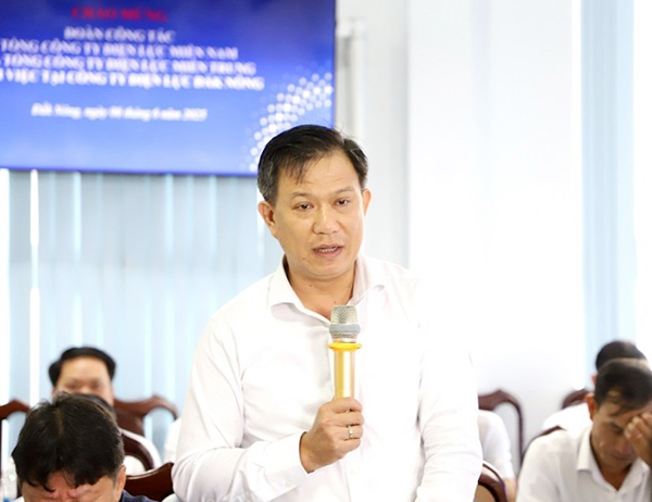 Phó Tổng giám đốc EVNCPC Nguyễn Hữu Khánh phát biểu tại buổi làm việc với lãnh đạo EVNSPC về bàn giao PC Đăk Nông.