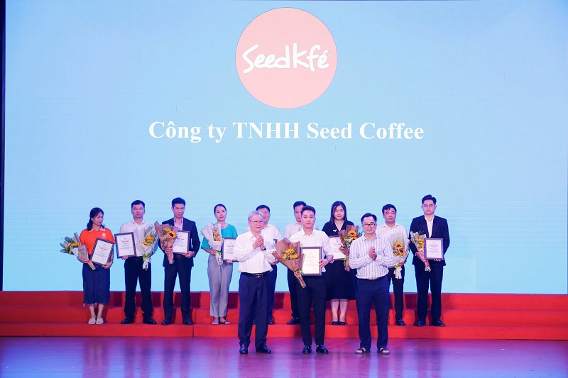Công ty TNHH Seed Coffee với dòng sản phẩm cà phê rang xay thương hiệu Seed Kfé được vinh danh.