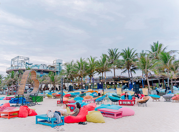 Khu phức hợp giải trí thể thao biển DANABEACH .