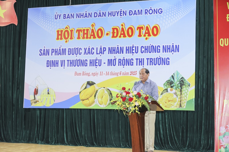 Ông Liêng Hót Ha Hai – Phó Chủ tịch UBND huyện Đam Rông, đánh giá cao sáng kiến của Phòng Văn hoá, Khoa học và Thông tin huyện khi phối hợp với Tạp chí Doanh nghiệp Việt Nam triển khai thực hiện dự án khoa học công nghệ “Quảng bá các sản phẩm của huyện Đam Rông đã được xác lập nhãn hiệu chứng nhận”, 