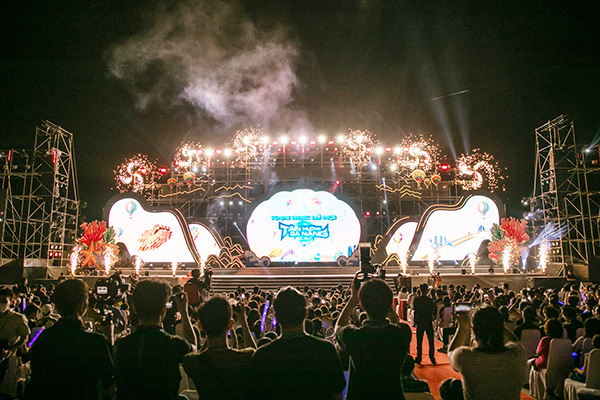 Đại nhạc hội mở màn lễ hội "Tận hưởng Đà Nẵng 2025" hứa hẹn sẽ rất sôi động, hấp dẫn.