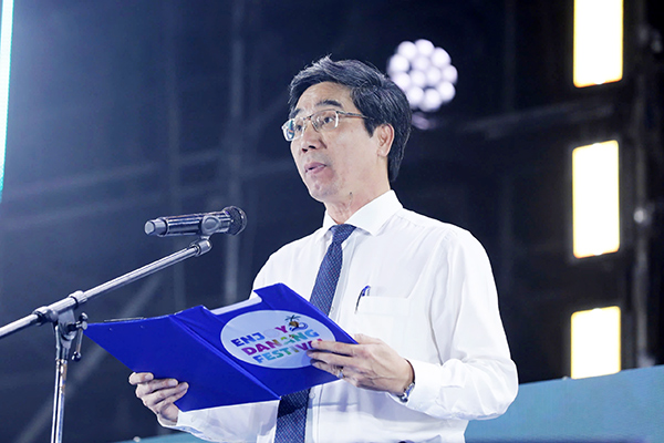 Phó Chủ tịch UBND TP Đà Nẵng Trần Chí Cường phát biểu khai mạc lễ hội.