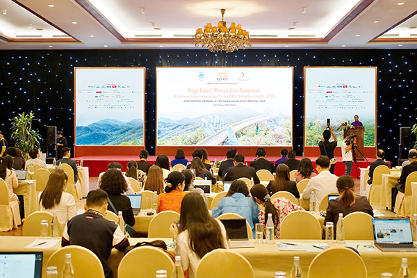 Họp báo giới thiệu DANAFF III.