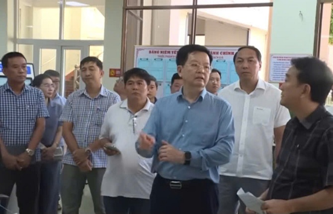 Phó Thủ tướng Chính Phủ Mai Văn Chính đi kiểm tra vận hành chính quyền tại phường Rạch Giá trước ngày sáp nhập tỉnh An Giang mới 1.7.