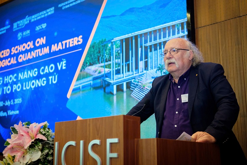 GS Duncan Haldane – chủ nhân Giải Nobel Vật lý 2016.