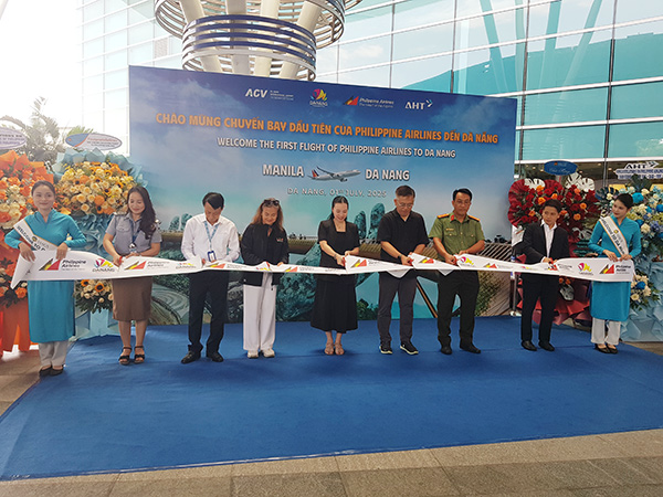 Cắt băng khai trương đường bay Manila - Đà Nẵng của hãng hàng không Philippine Airlines.