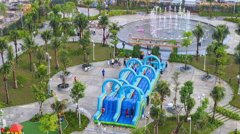 Công viên nội khu và hệ thống nhạc nước rất chuyên nghiệp IEC Residences Quy Nhơn.