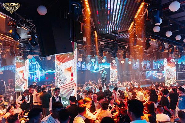 Không khí sôi động hàng đêm tại tOP TV CLUB.