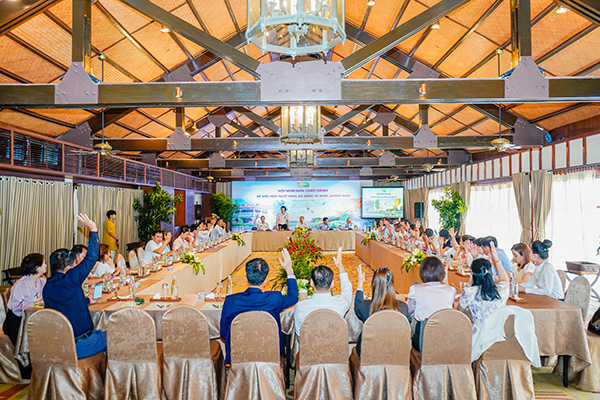 Biểu quyết thống nhất chủ trương hợp nhất hai Hiệp hội Du lịch Đà Nẵng và Quảng Nam. 