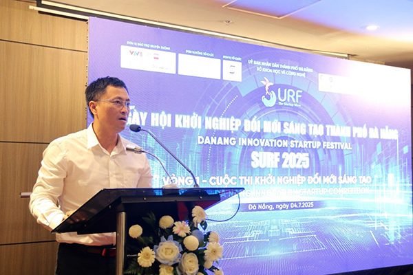 Ông Nguyễn Viết Toàn phát biểu khai mạc vòng loại cuộc thi khởi nghiệp đổi mới sáng tạo trong khuôn khổ SURF 2025.