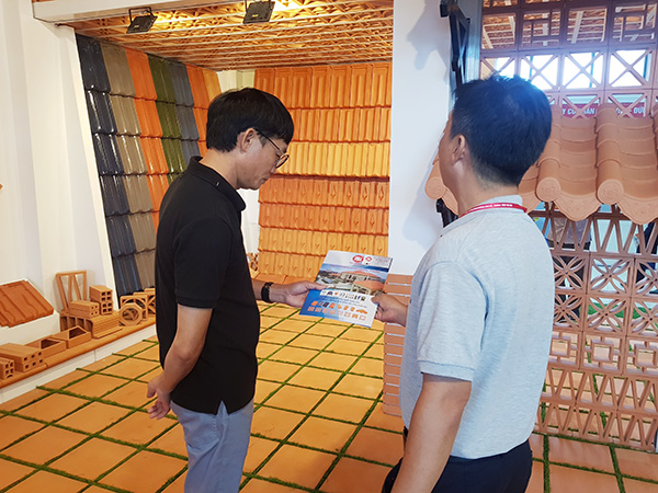 Giới thiệu các sản phẩm nội, ngoại thất trong khuôn khổ triển lãm Vietbuild Đà Nẵng 2025.