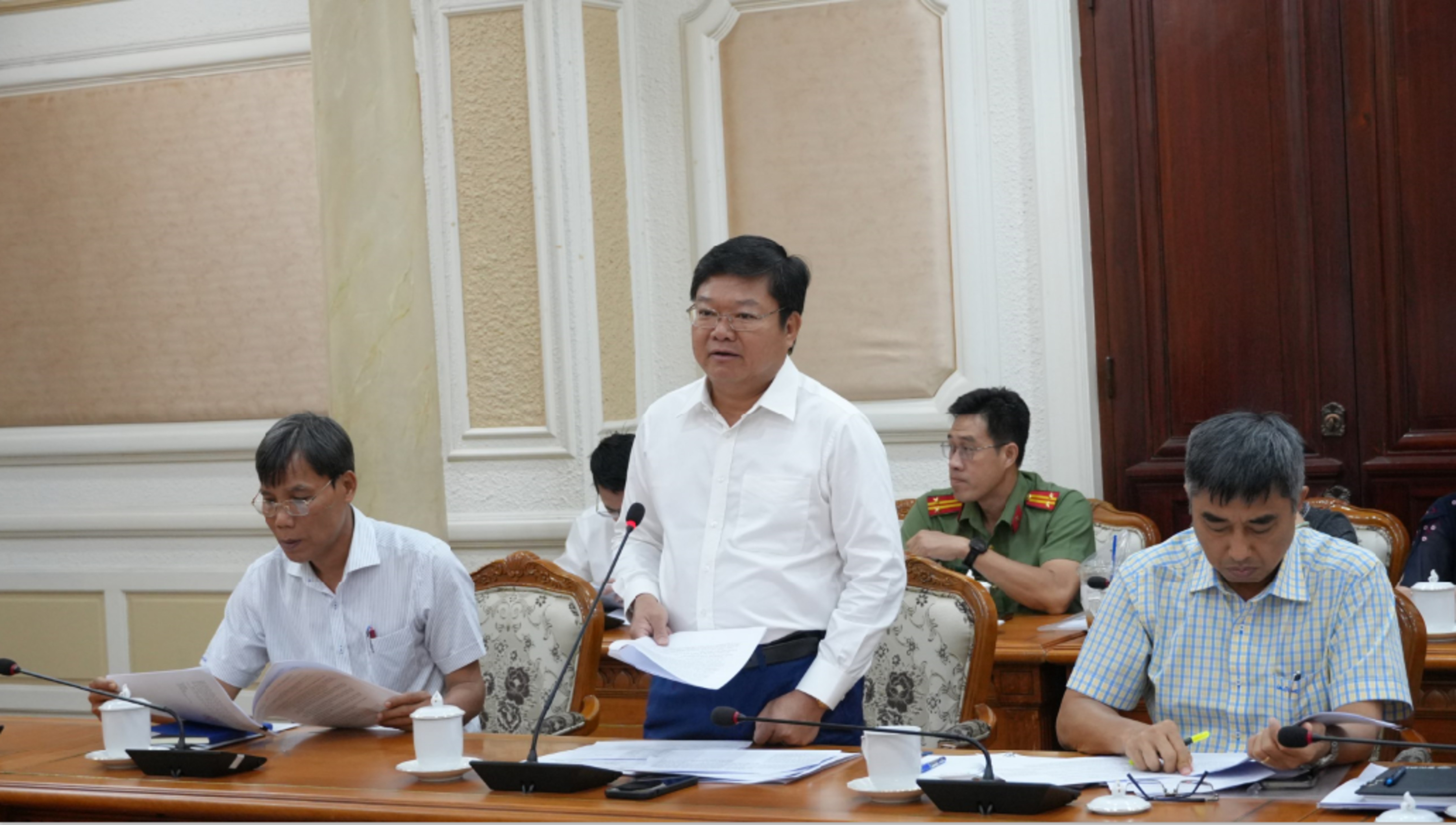 Trưởng ban Ban Quản lý các KCX, KCN TP Lê Văn Thinh phát biểu tại buổi làm việc