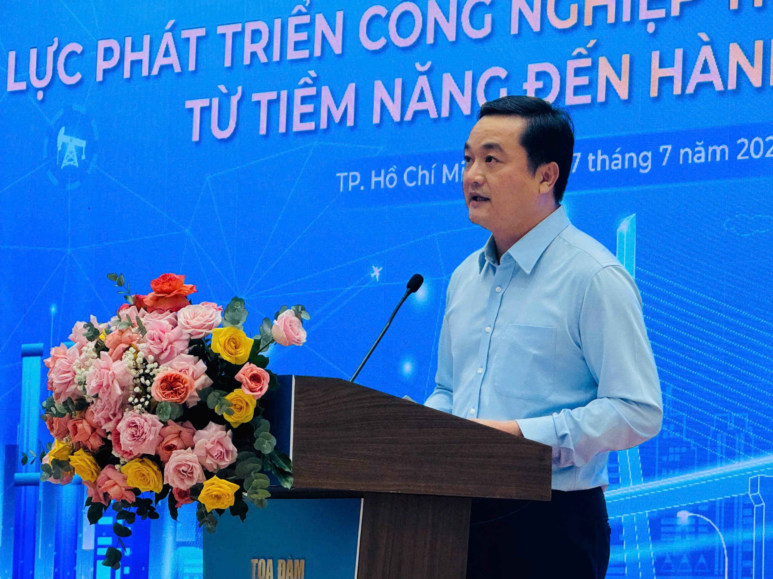 Giám đốc Sở Công thương Bùi Tá Hoàng Vũ phát biểu tại buổi Tọa đàm