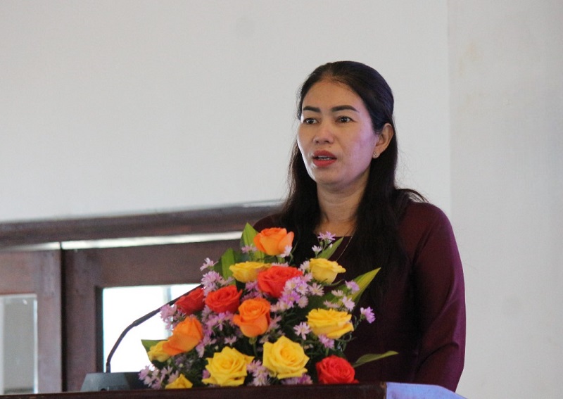 bà Đặng Thị Hồng Hạnh – Phó Chủ tịch Thường trực Hội Liên hiệp Phụ nữ tỉnh Gia Lai, chia sẻ với các nữ doanh nhân.