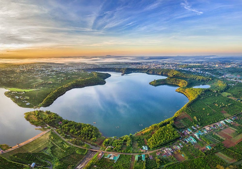 Biển Hồ - viên ngọc bích giữa cao nguyên. Ảnh: Internet.