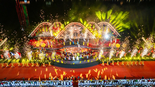 Sân khấu DIFF 2025 đạt chuẩn quốc tế.