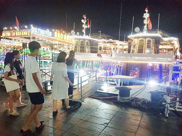 Sở Xây dựng Đà Nẵng yêu cầu bảo đảm trật tự, an toàn giao thông trong vận tải hành khách đường thủy nội địa.