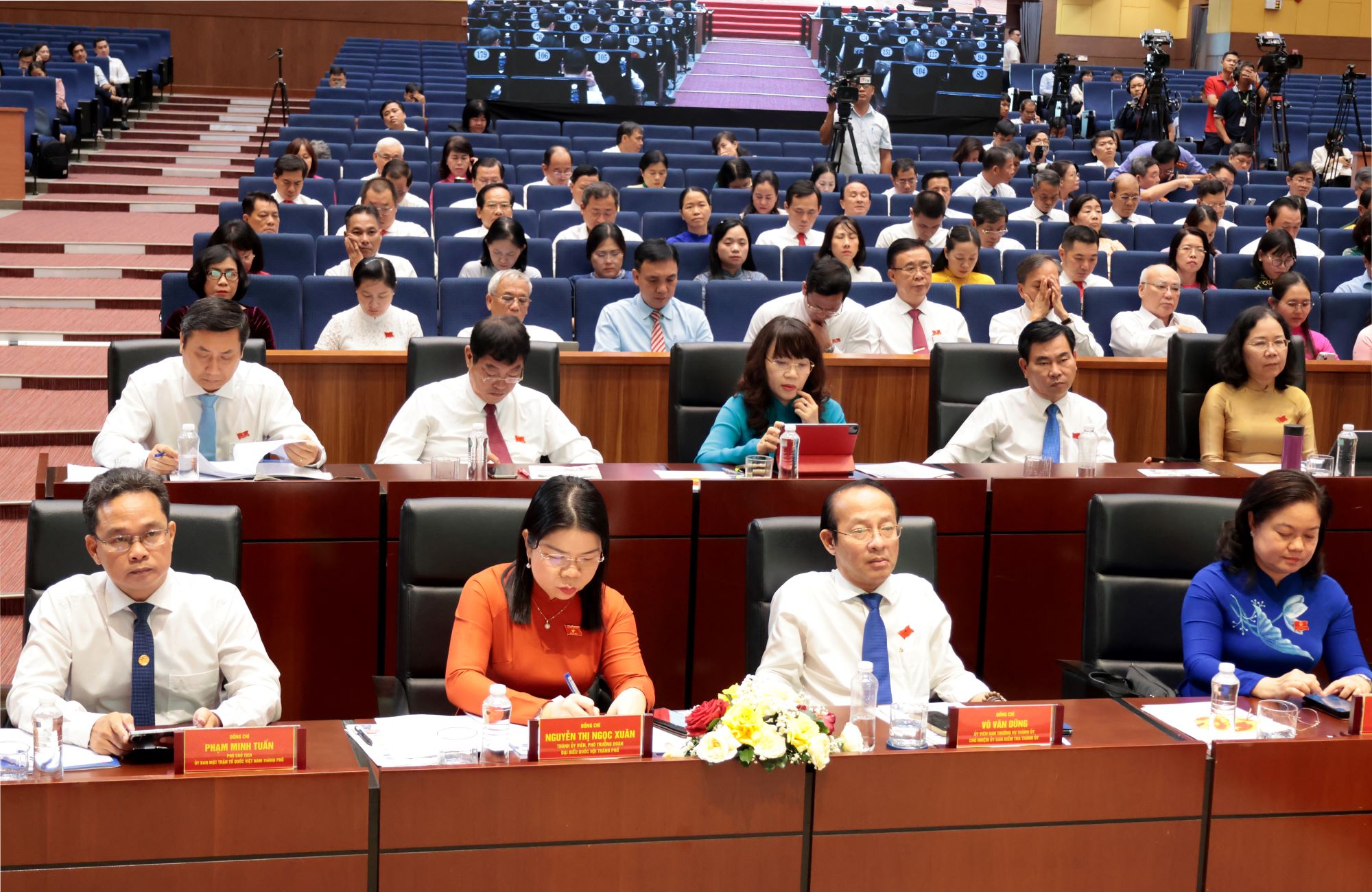 Các đại biểu tham dự Kỳ họp thứ 2 - HĐND TP Hồ Chí Minh khóa X.