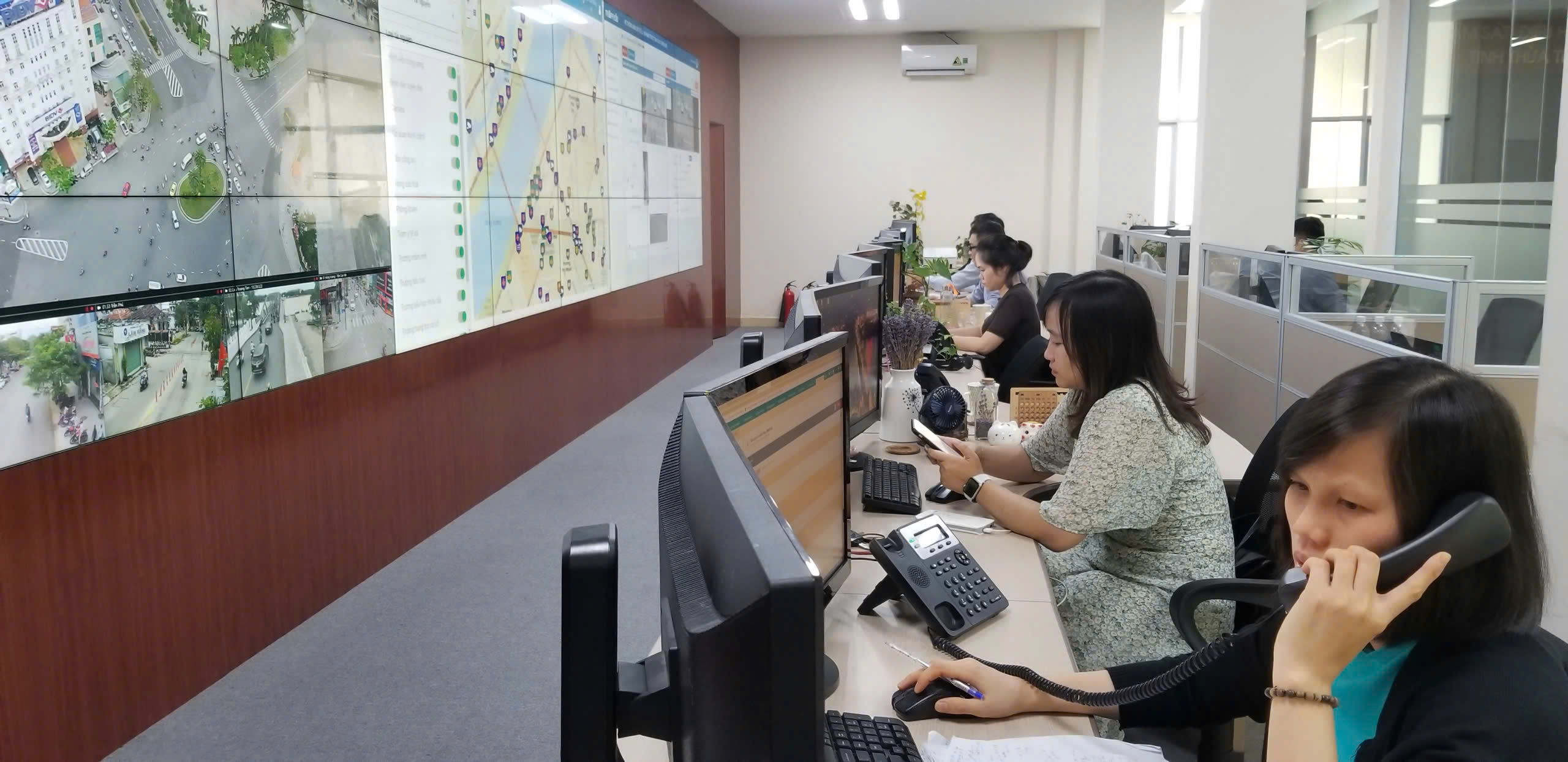 Trung tâm IOC, nơi tích hợp dữ liệu, giám sát giao thông, môi trường và phản ánh hiện trường 24/7, góp phần nâng cao hiệu quả quản lý đô thị và phục vụ người dân.