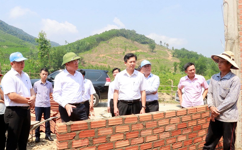 Lãnh đạo tỉnh Gia Lai kiểm tra công tác xoá nhà tạm, nhà dột nát.