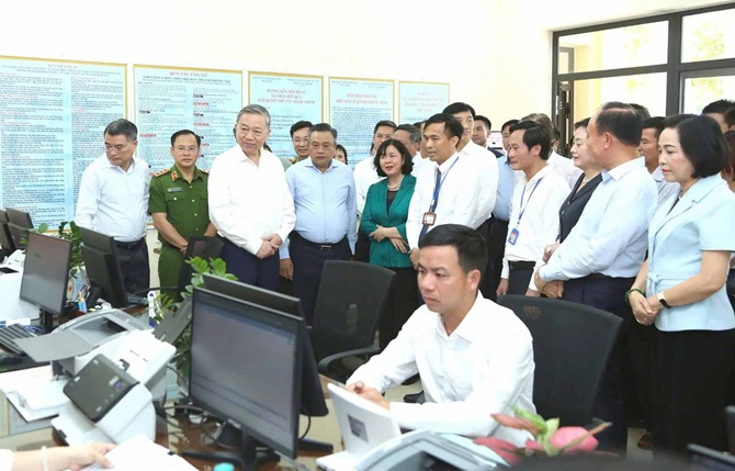 Tổng Bí thư Tô Lâm nhấn mạnh rằng "Công tác cải cách hành chính vẫn phải tiếp tục được đẩy mạnh để quản lý, quản trị đều phải tốt".