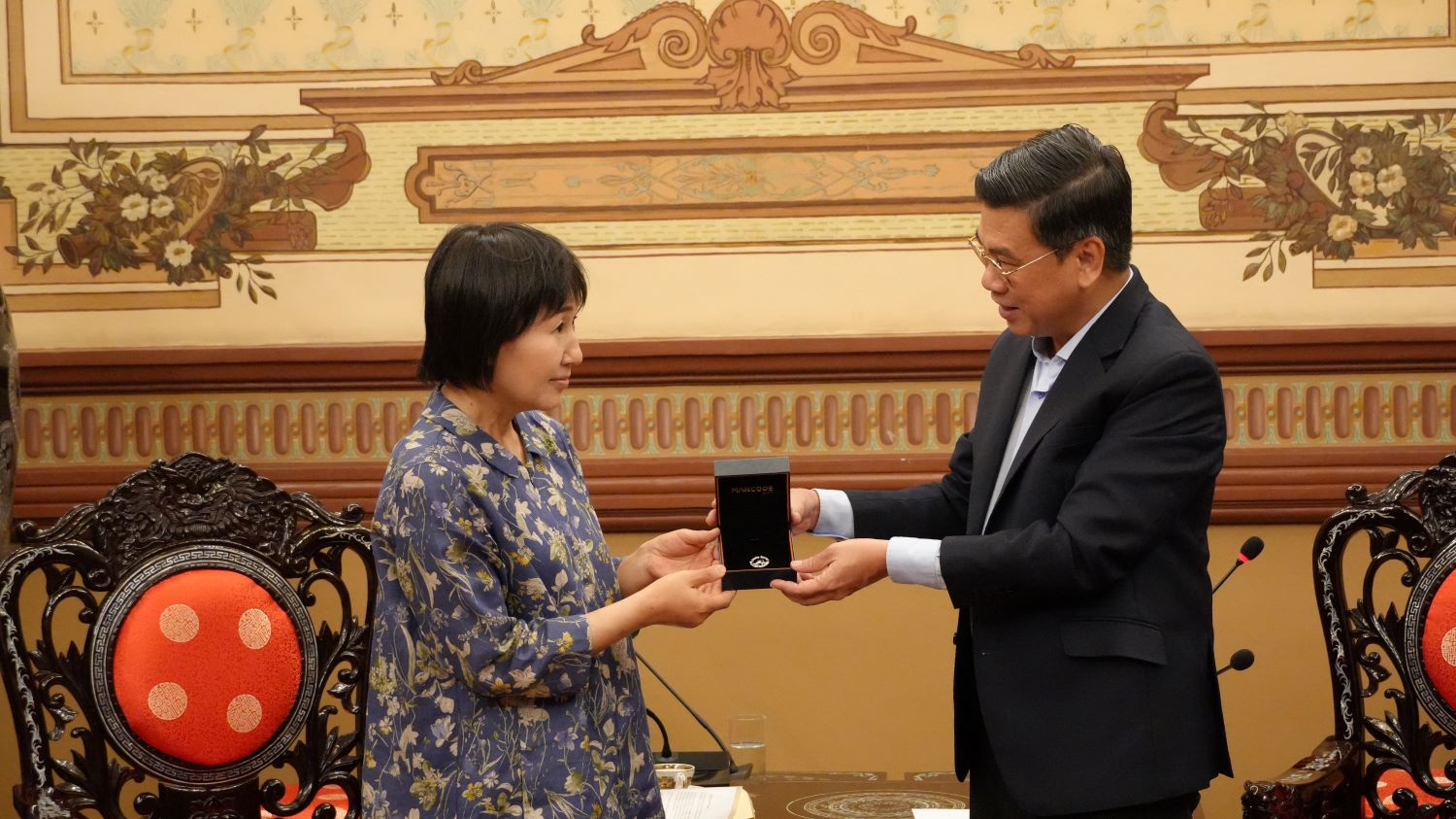 Phó Chủ tịch UBND TP luôn trân trọng và biết ơn sự đồng hành của bà Hirose Noriko trong suốt gần 10 năm qua – với tư cách là Đại sứ Du lịch TP tại Aichi