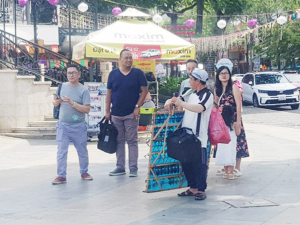 UBND TP Đà Nẵng yêu cầu xử lý nghiêm các đối tượng đeo bám chèo kéo khách tại các khu khu, điểm du lịch.