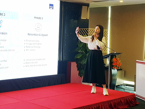 Trình bày dự án tại vòng chung kết cuộc thi KNĐMST Đà Nẵng 2025.