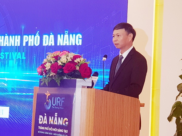 Thứ trưởng Bộ KH&CN Hoàng Minh phát biểu tại SURF 2025.