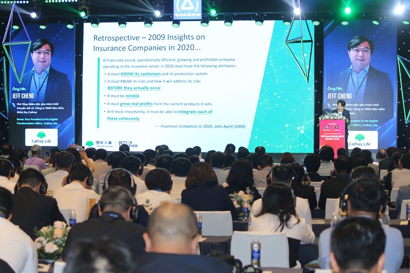 Các diễn giả chia sẻ thông tin tại hội nghị.