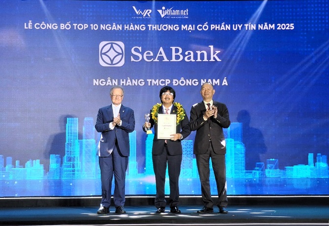 Năm 2025 là năm thứ hai liên tiếp SeABank được vinh danh trong “Top 10 Ngân hàng TMCP Việt Nam uy tín”