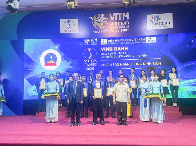 Khách sạn Hoàng Sơn Peace vinh dự được vinh danh tại hạng mục cơ sở lưu trú du lịch đạt nhãn du lịch xanh - VITA Green.