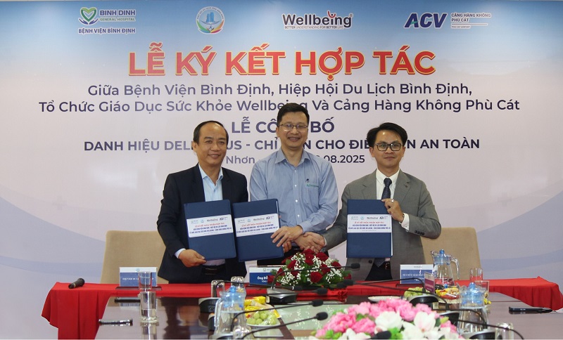 Lãnh đạo Hiệp Hội Du lịch Bình Định, Bệnh viện Bình Định và Tổ chức Giáo dục Sức khỏe Wellbeing ký kết hợp tác chiến lược.