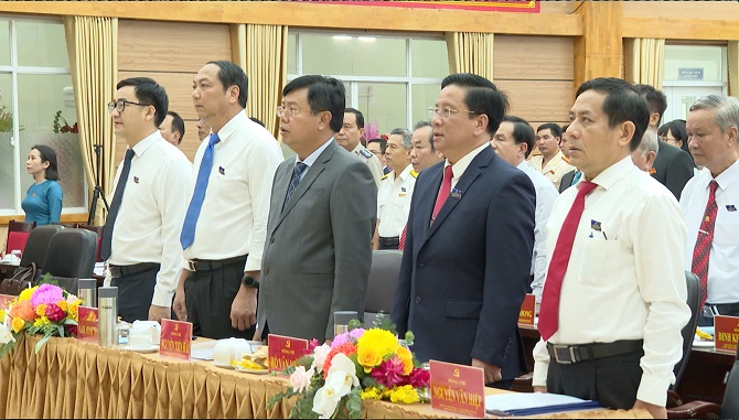 Bí thư Tỉnh ủy An Giang Nguyễn Tiến Hải (đứng giữa), tham dự và chỉ đạo Đại hội Đảng bộ đặc khu Phú Quốc.